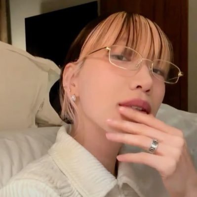 badayasx__'s profile picture. fan account |. you lost what here bitch? | bada lee stan 💙