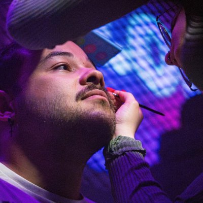 corpsbrumeux's profile picture. lis-moi lentement, je fuis vite 🖤