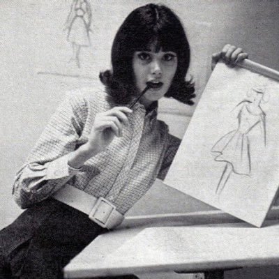 hsnala13's profile picture. يُدبر الأمرَ إن شطّ الطريقُ وإن
عزَّ الرفيق وجنّ الليل في الأفق