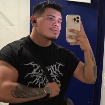 jussxjonniee's profile picture. Fitness | 27 | Dog Daddy 🐾 🐾 https://t.co/P47r4iQVij 🌙 🌚