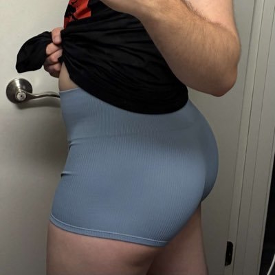 20M into bondage and feminization! trying to be better at being a sub and really try to be a better chastity sub! help or advice appreciated!🥺😖❤️🔥