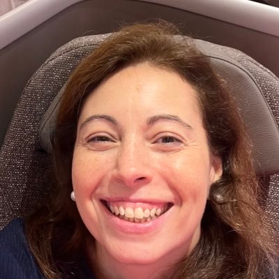 Abogada, cordobesa, con muchos años en telecomunicaciones y contando. Esclava de mis palabras y dueña de mis silencios.