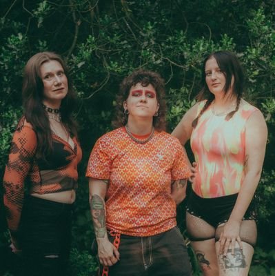 QUEER PUNK BAND ✨️ 🏳️🌈 🏳️⚧️ Label: @ilovealcopop PR: @WallOfSoundPR