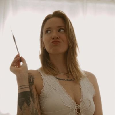 ElizabethMia43's profile picture. I grow portfolios & build connections—long-term mindset only.
Crypto • Stocks • Real Assets
Here for business, mindset, & real energy. Let’s connect.