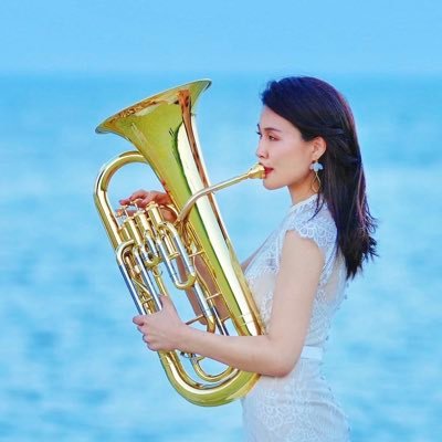 猪突迷走系ユーフォを中心とした金管楽器吹き🦄/軽率に色々な楽器やジャンルの音楽に手を出すマイペースなエンジョイ勢🎺/海外駐在歴6年✈️/英作詞・通訳・翻訳・海外アテンド・ライブツアー制作/TOEIC960/不動産投資🏘/ミスコン世界大会TOP8👑