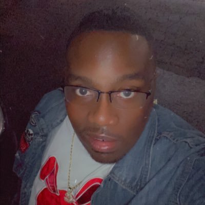 AllYallEnvyMe's profile picture. I want that 1990’s love story!