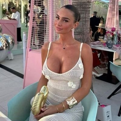 Aw036235Anabel's profile picture. WHEN YOU ARE AFRAID TO INVEST, WEALTH REMAINS A DREAM 📊📈📉📊
