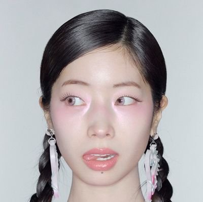 TONLUVTW9's profile picture. 