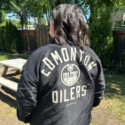 📍treaty no. 6 territory - 💙🧡oilers hockey 🏒 - ☕️barista - 🐈⬛cat mom