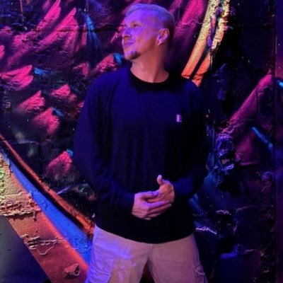 midlands, bisexual lad, good looking, very open! British 27. NSFW wanna be content creator