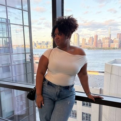 Rozilef's profile picture. young, hot & turnt🤪