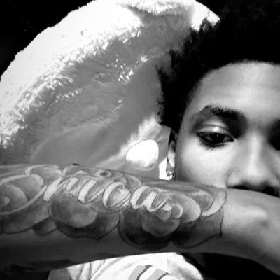 livinlikelun's profile picture. outstanding troll