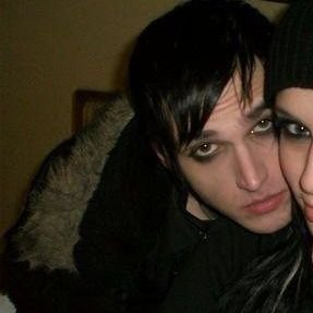 ✰ 19 ✰ im a freak about those emo boys ✰ He/It ✰ i can be your dog or your bullet, but im always astray ✰