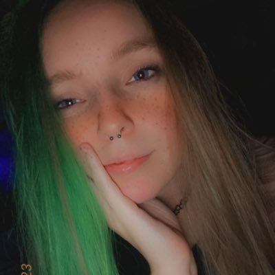 Kat 👻 Profile