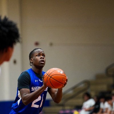 C/o 27
6’0
Sf/pf 2 way slasher
3.5 unweighted 4.3 weighted
Email obiwandallah@gmail.com