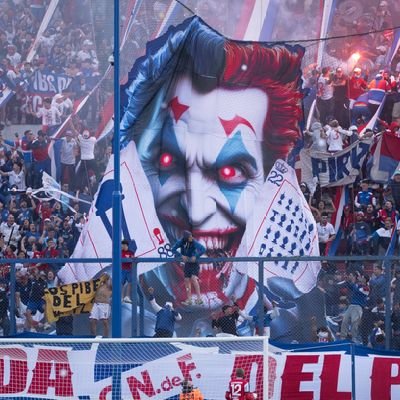 Nací Bolso- Suarezista- respiro Tricolor- sueño Nacional- Zurdo🔴💙⚪- Antigalli- Uruguay/Italia- Piriápolis mi Paraíso- Clima/Deporte/Política/Historia/Lugares