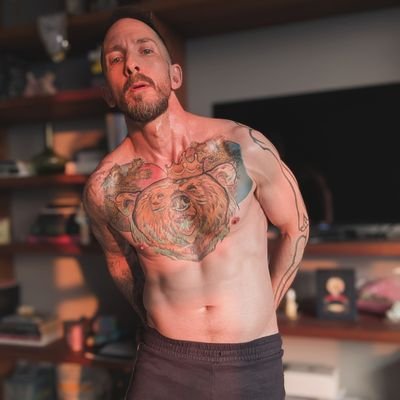 He/Him | Vegan | Any hole's a goal.
Booking Inquiries : uncleteddy069@gmail.com