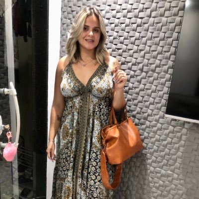 A persistência é o caminho do êxito😉 Hugo Santana❤️💍 Manicure, pedicure 💅 Alongamentos em geral 💅 Spa, plástica dos pés 💅