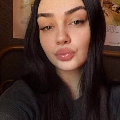 🤍22 y/o ✧ 18+ ONLY ✧🤍 here’s where I show 99% of my content that I can’t post here 👇🏼🤍