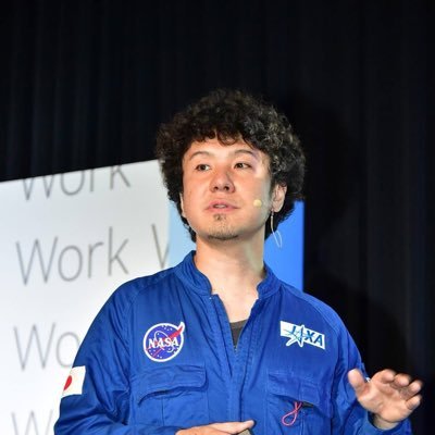現在株式会社Arty Intelligence Lab. 代取でAI中心に何でもやってます。 こないだまでグーグル・クラウドで生成AI売ってたり、営業の責任者やってました。趣味はボクシングと酒と不動産です。