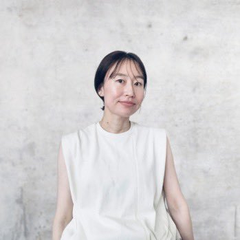 akrwriting's profile picture. ライター｜SEO記事｜中1小4の母｜ 転勤帯同専業主婦→ライティングスタートのきっかけはPTAだより制作が楽しかったこと｜二学期から人気出るタイプ｜日々の学びや成果、暮らしや子育ての悲喜こもごもを発信🐢｜note▶︎https://t.co/V2DTV5hcAY