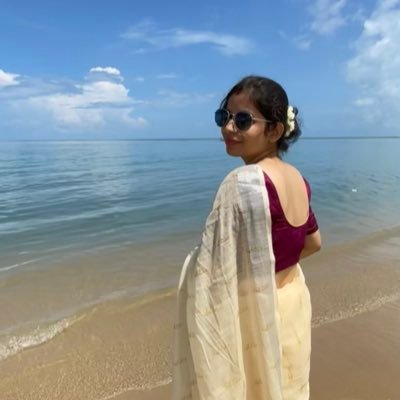 sciSundari's profile picture. Either be wildly naive or dangerously intelligent