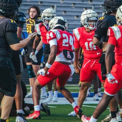 c/o 2026 || OLB/S || 6’0||185lbs || Cell: 470-509-7071 || 3.0 GPA|| 77 inch wingspan || Archer High School Lax|| Midfielder