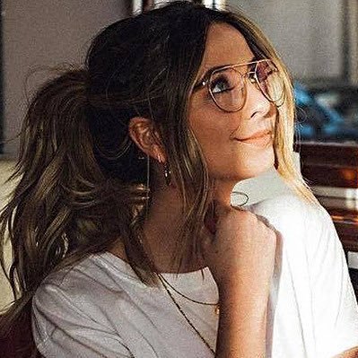 psychic, intuitive & oracle reader || 28 l| they/them (agender) || libra * aries) gemini T leo 7 leo o'll PayPal: imshannonthomson || readings status: closed
