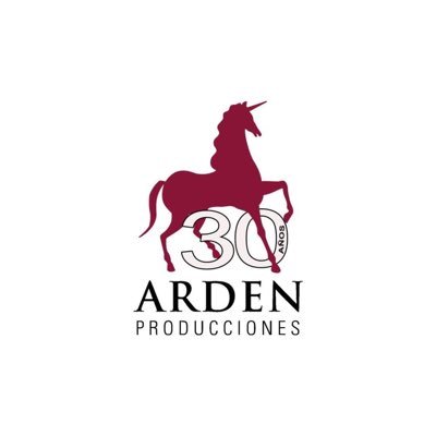 30 años sobre el escenario, creando teatro de autor y de actor, hablando de hoy mediante tiempos y personajes de ayer.