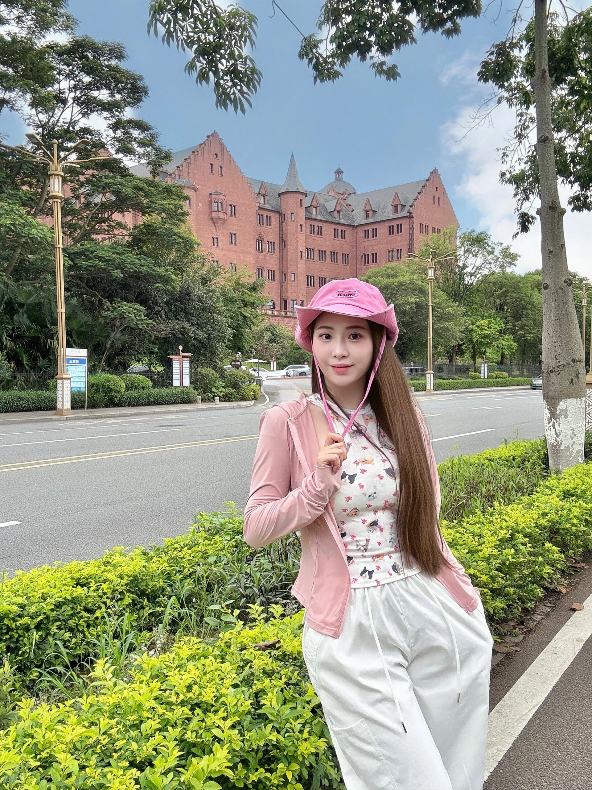 愛する人と、運命の時に出会えますように。そして、運命の人とも出会えますように。お会いできるのを楽しみにしています!
