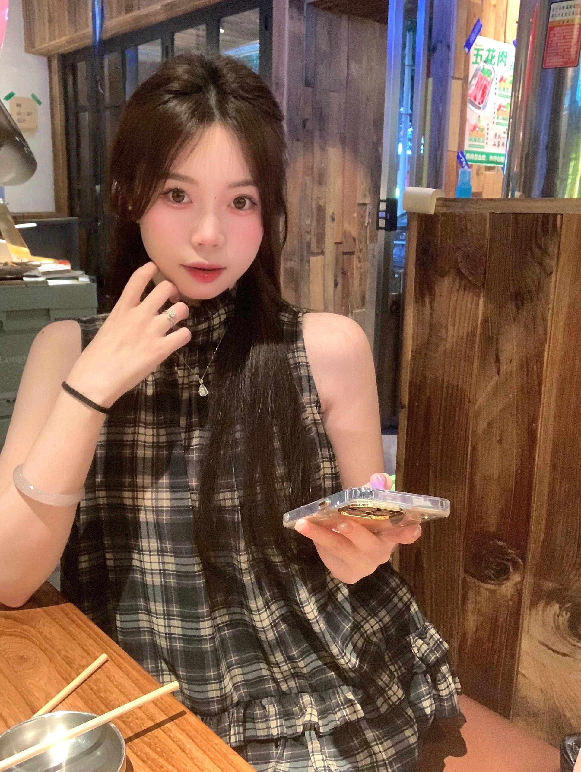 愛する人と、運命の時に出会えますように。そして、運命の人とも出会えますように。お会いできるのを楽しみにしています!