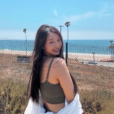LIVE Gaming @tiktoklive_us | Formerly @AFK_Journey @fourthwallHQ @streamlabs | used to stream a lot on @Twitch partner | Tweets are my own |