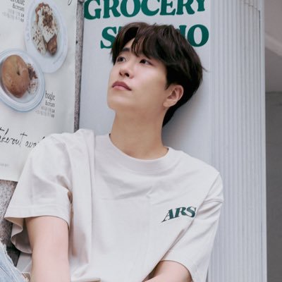 pearista's profile picture. ติ่งไปวันๆ บ่นขิงบ่นข่า ไม่มีสาระในแอคนี้ ชอบก็ตาม รำคาญก็อันฟอลโล่ (ปล. หวีดเมนหนักมาก)