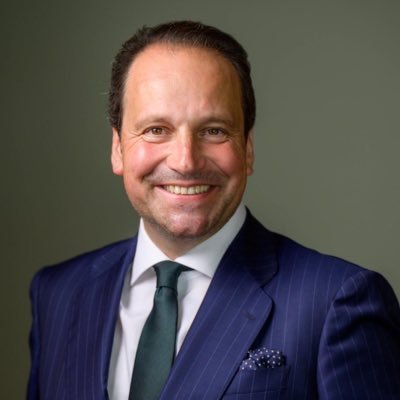 #Headhunter & #HockeyPlayer | Managing Partner #Odgers | Ilusionado por un #NuevoEcuestre | Todo lo que somos capaces de soñar somos capaces de conseguir