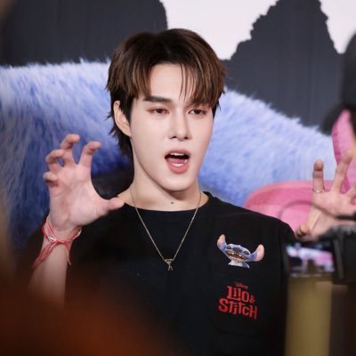 dino__oups's profile picture. always delusional and i like it🤩