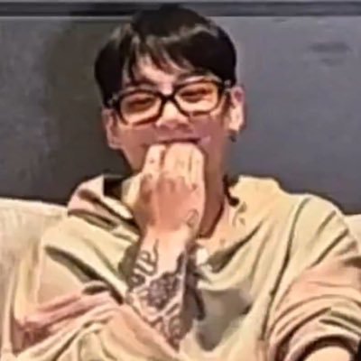 taehyungie hyungie hyung | she/her; 27