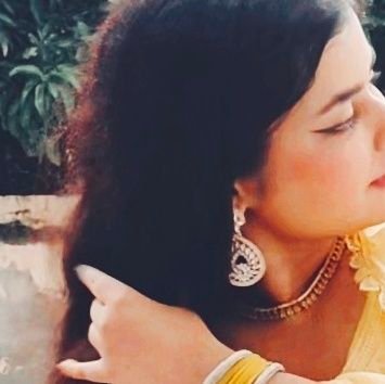 deliquante's profile picture. tarot/astrology 🔮
contact.oracleoflower@gmail.com
🇮🇳🪷