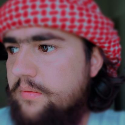 پر اوګو ئی سپين څادر دامن خپور شو
هيـواد څه دمـبارکو خلـــګو کـــور شو
ها راغــلی چي وو ټيـټ سرونه ولاړل
ور معـلوم دګـــران طالب دمټو زور شو