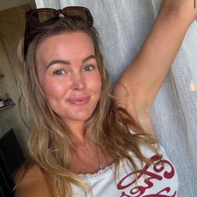 I SELL CONTENT HERE AND I'M AVALIABLE FOR SOME HOT FUN LIKE HOOKUP AND I DONT MIND HAVING YOU FOR RELATIONSHIP LOL 💝❤️