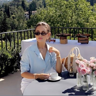 Married| Christian| Patriot| Dog Mom| I enjoy discussing politics| Entrepreneur| Turning dreams to Reality| Let's build something great together| 🤸