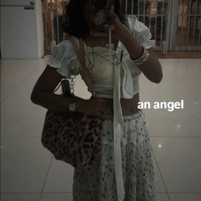 aditimadz's profile picture. checkout @sheloure instead