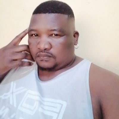 Single future- determined guy, hard working and very opene-minded, fun lover , may be too gud to ppl