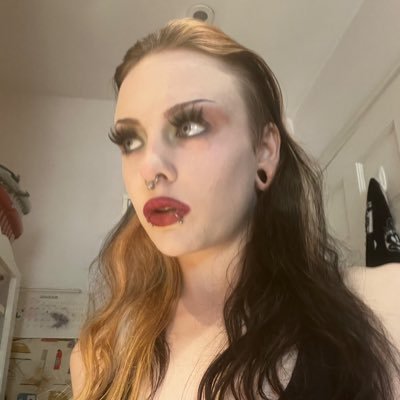 26/pan 🏳️🌈 Welsh model & couple content creator & camera woman 🔥 soft but spooky🥺 she/her 18+MDNI 📍Surrey