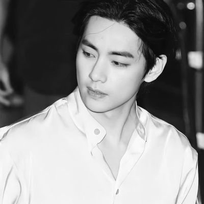 Sesuai usernamenya 'taekook forever' jadi ini 100% akun shipper
JANGAN SALPAK KOSYAKK