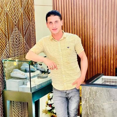 نحتاج للخلافات أحياناً لمعرفة ما يخفيه الآخرون في قلوبهم فقد نجد ما يجعلك في ذهول أو تجد ما تنحني له احتراماً.فهي أواني كل ينضح بما فيه .