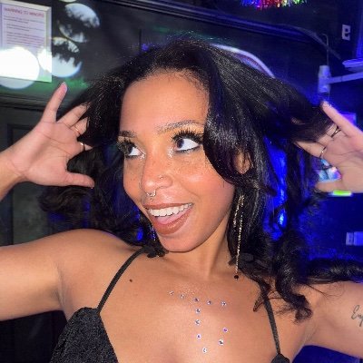your favorite lesbian 🏳️🌈 & @roughnrowdy ‘s favorite ring girl.