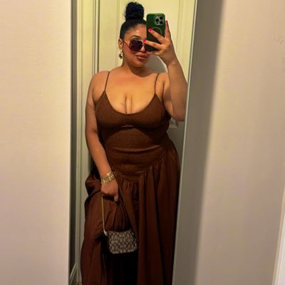 šŖ¬|| HU Alumna | | Hoya Saxa | | She/Her | |@_nayssa on IG