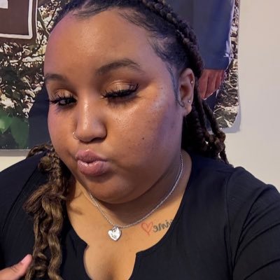 23💋Student👩🏽‍🏫Otaku🩵 #longlivechris🖤 #longlivecam💚