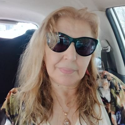 sociologue de formation à la Sorbonne, Professeure à Alger 3 et écrivaine, mes actions s'inscrivent dans la lutte des droits humains,pour le progrès