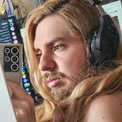 exruivo's profile picture. Oh no, here we go again. Te amo elonzinho nao me B4n4 again plis